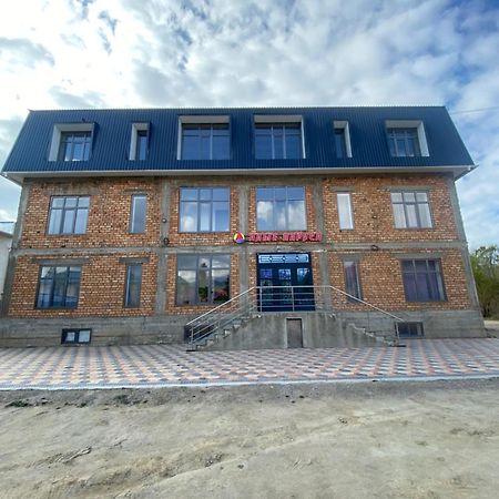 Алые Паруса Hotel Cholpon-Ata Exterior foto